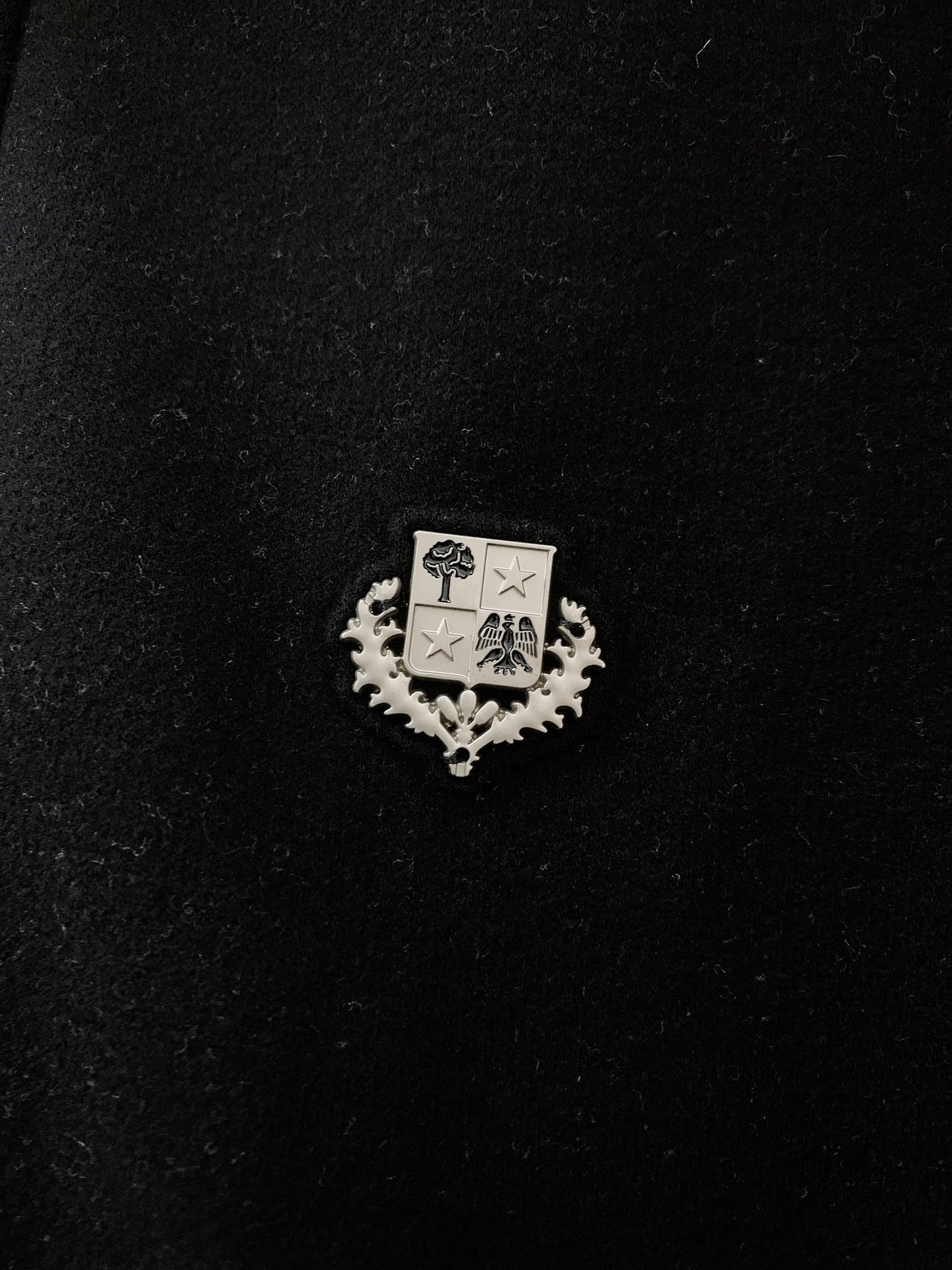 LoroPiana L.P FW秋冬新品 当羊绒基因邂逅经典夹克廓形，奢适体验便有了具象表达。甄选顶级羊