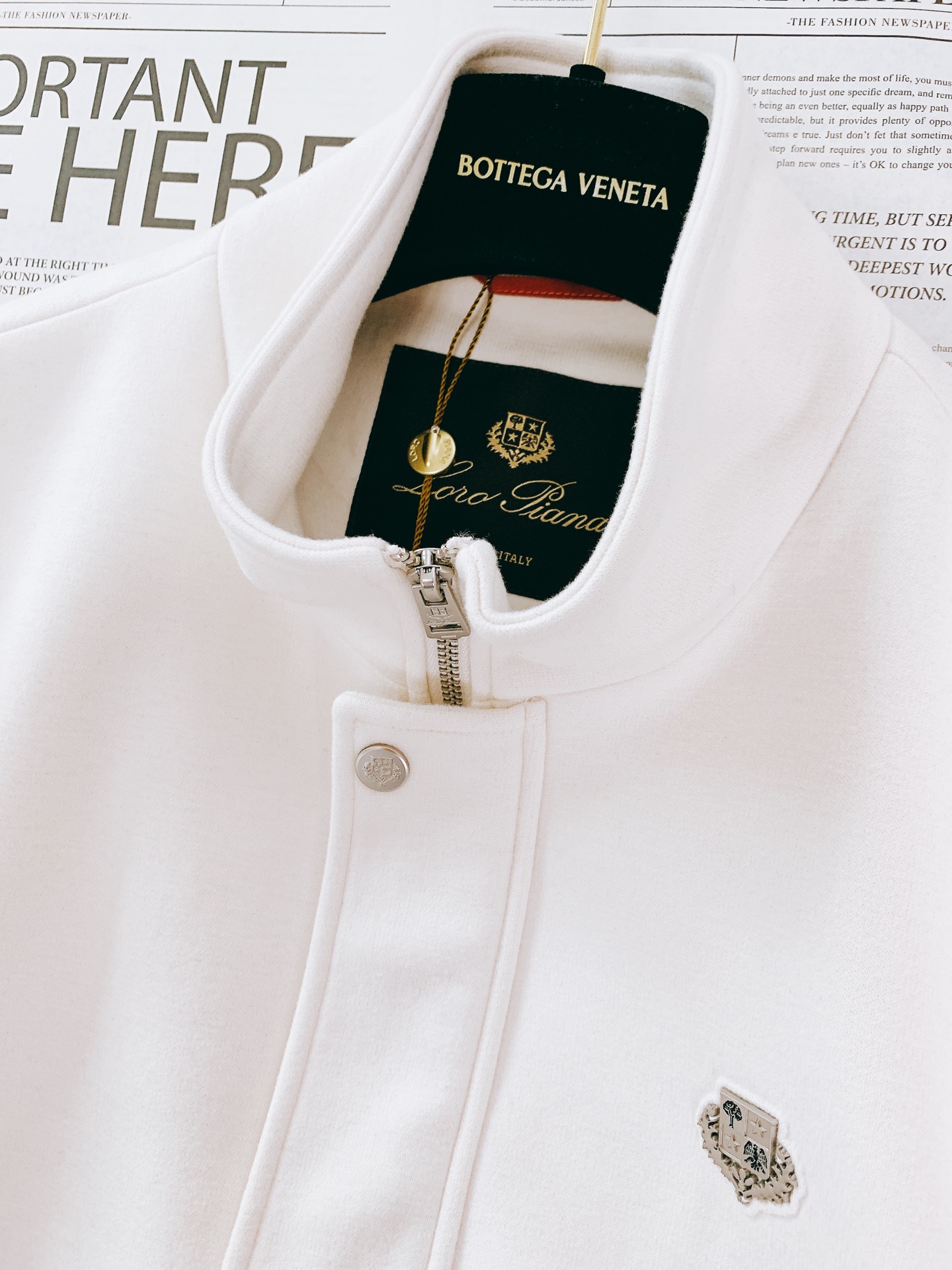 LoroPiana L.P FW秋冬新品 当羊绒基因邂逅经典夹克廓形，奢适体验便有了具象表达。甄选顶级羊