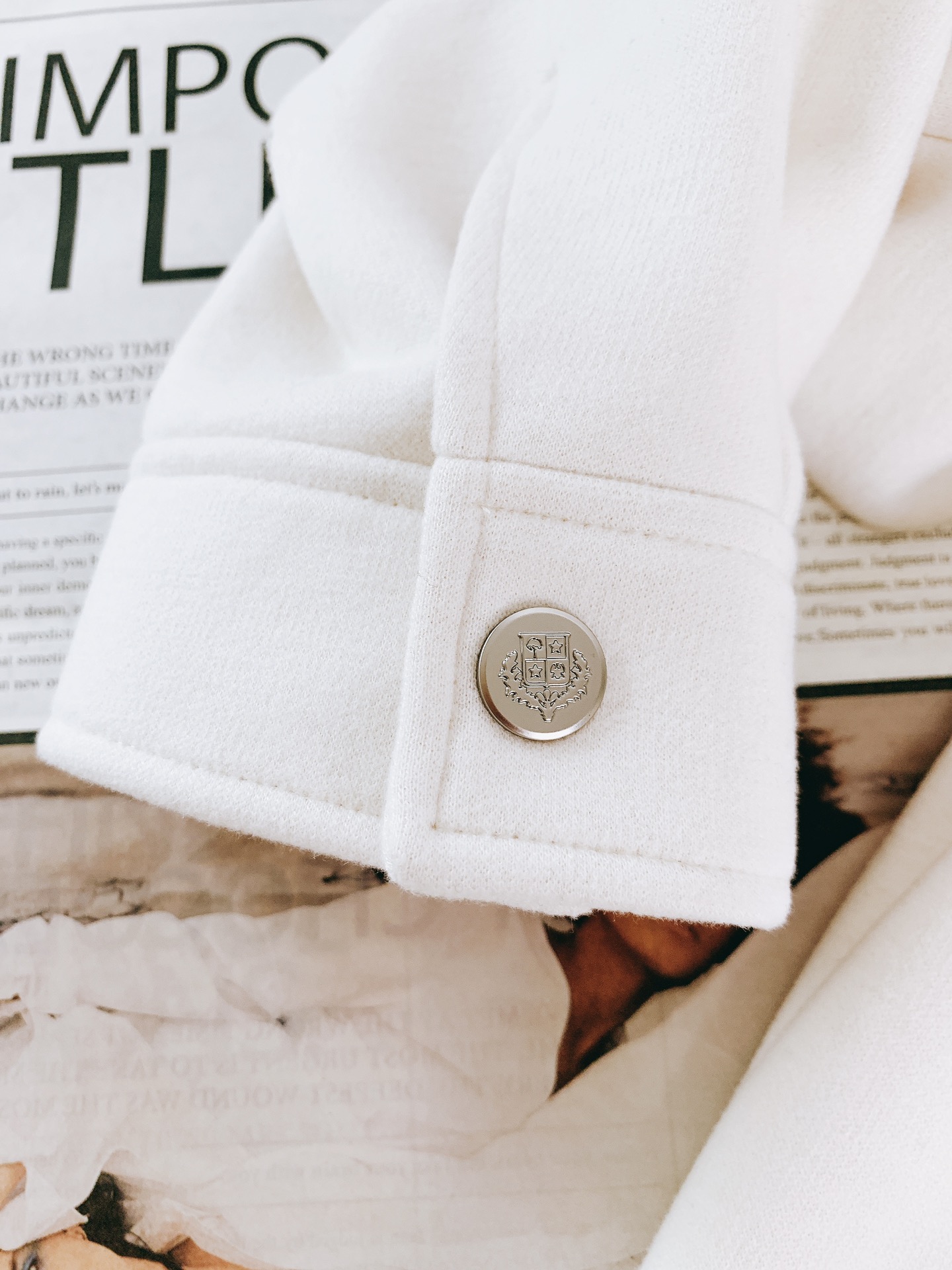LoroPiana L.P FW秋冬新品 当羊绒基因邂逅经典夹克廓形，奢适体验便有了具象表达。甄选顶级羊
