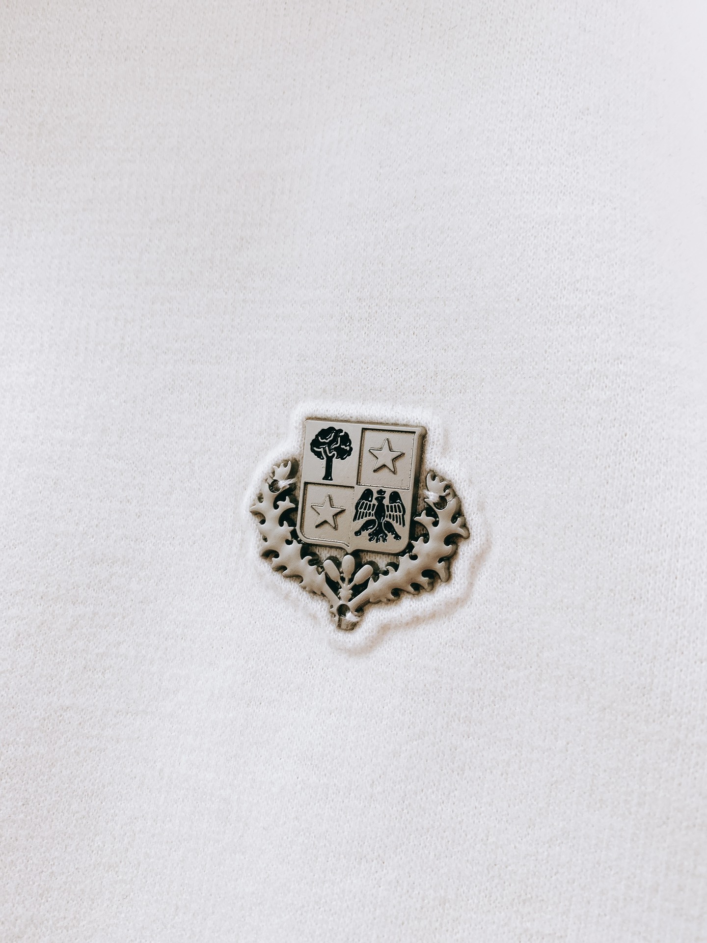 LoroPiana L.P FW秋冬新品 当羊绒基因邂逅经典夹克廓形，奢适体验便有了具象表达。甄选顶级羊