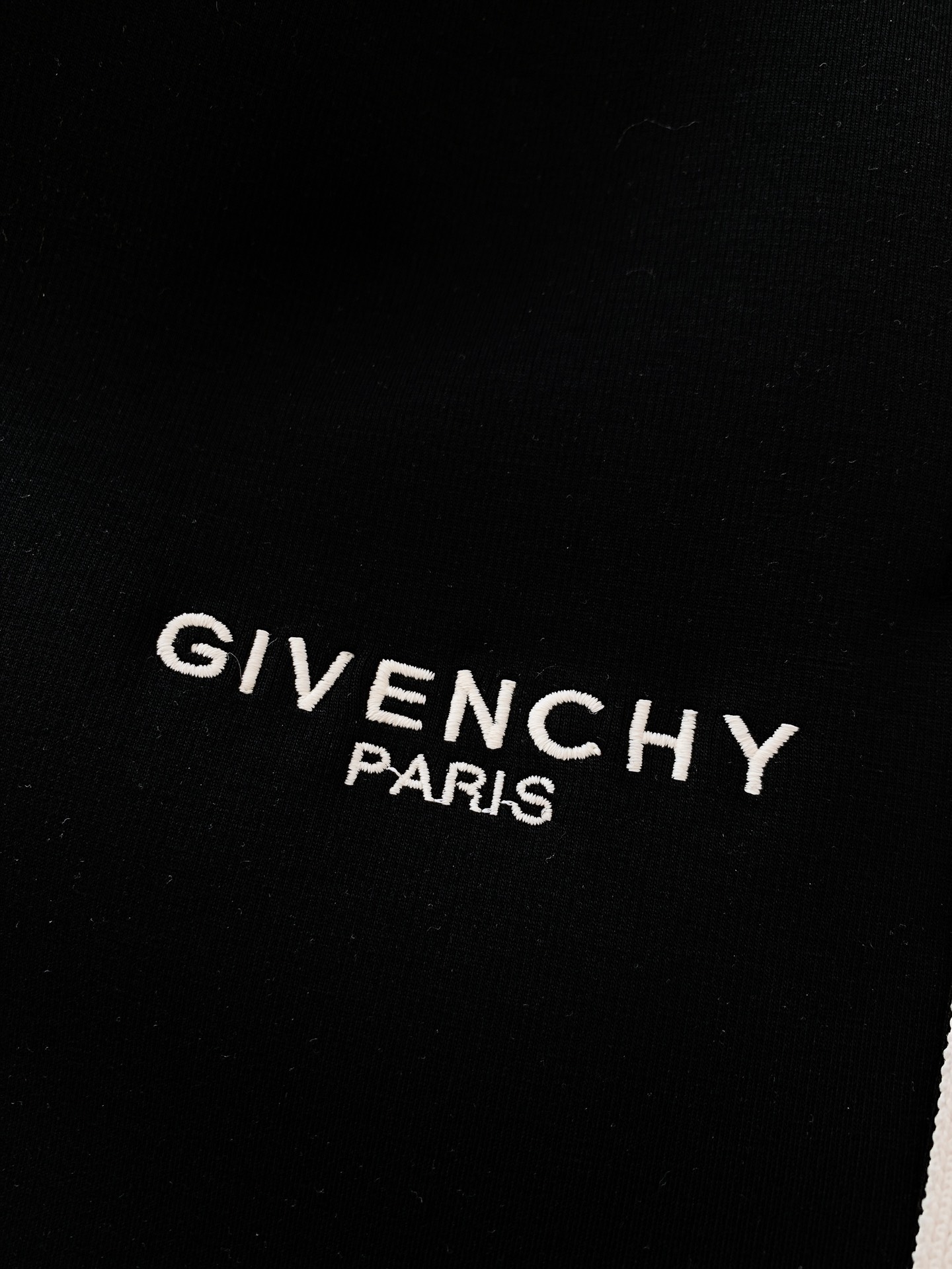 Givenchy 纪梵希 2025FW早秋新品 撞色织带刺绣抽绳休闲裤时尚系列，独特设计，抽绳休闲长裤 