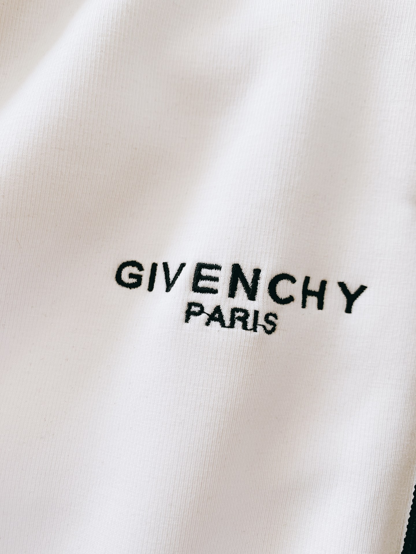 Givenchy 纪梵希 2025FW早秋新品 撞色织带刺绣抽绳休闲裤时尚系列，独特设计，抽绳休闲长裤 