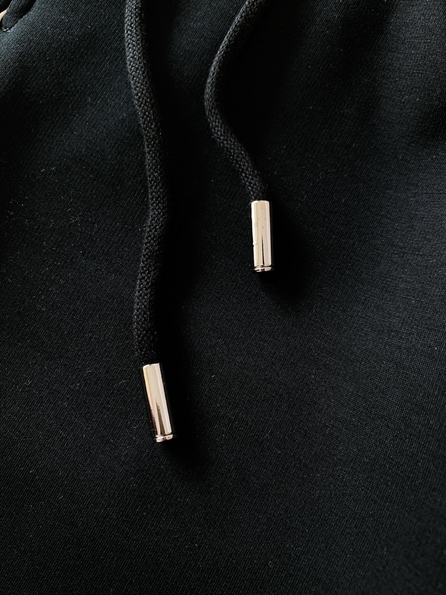 Celine 赛琳 2025FW早秋新品 刺绣抽绳休闲裤时尚系列，独特设计，抽绳休闲长裤 订纱开始订染和