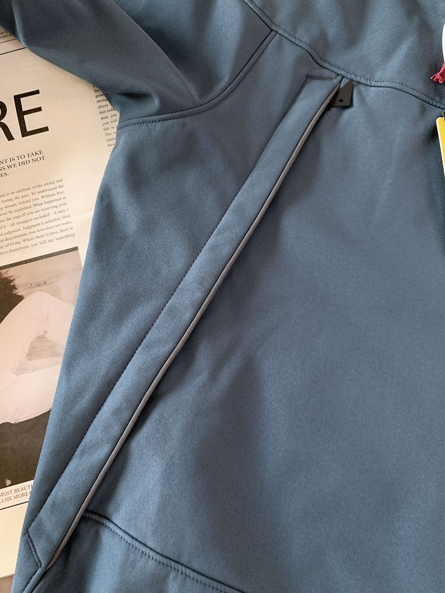 ￼ Klattermusen攀山鼠秋冬菲尔纳男女户外滑雪防风雪软壳外套47% 巴斯夫生物基再生聚酰胺纤维