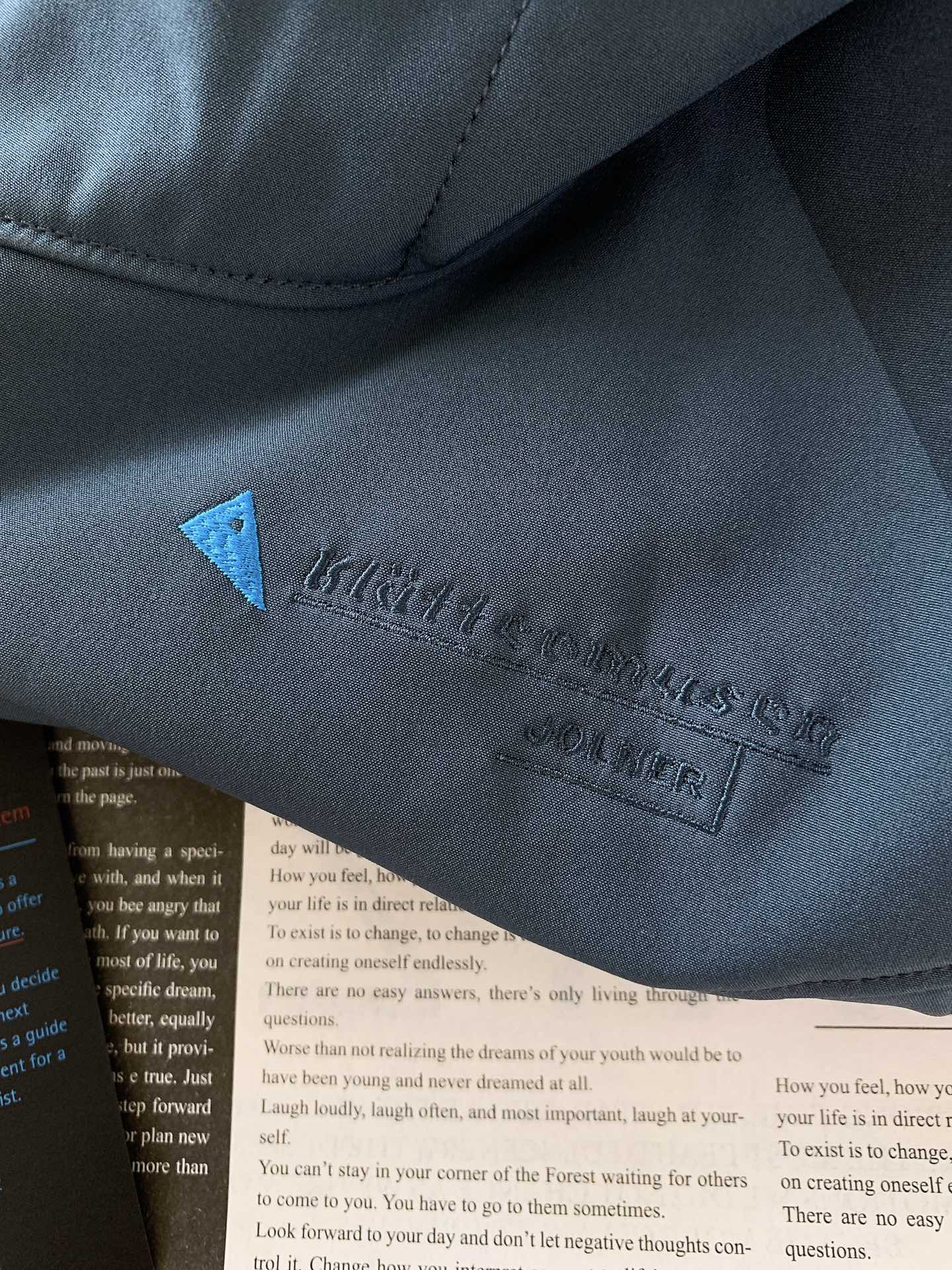 ￼ Klattermusen攀山鼠秋冬菲尔纳男女户外滑雪防风雪软壳外套47% 巴斯夫生物基再生聚酰胺纤维