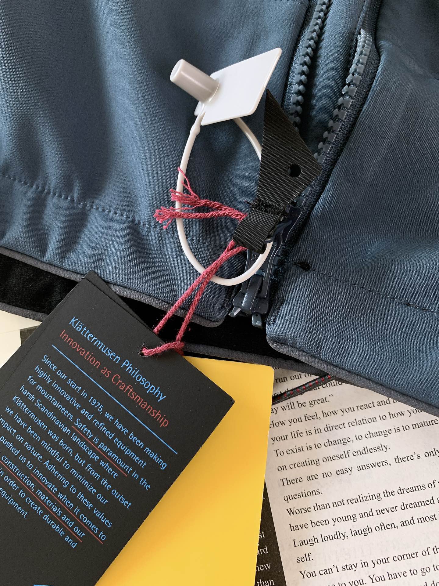 ￼ Klattermusen攀山鼠秋冬菲尔纳男女户外滑雪防风雪软壳外套47% 巴斯夫生物基再生聚酰胺纤维