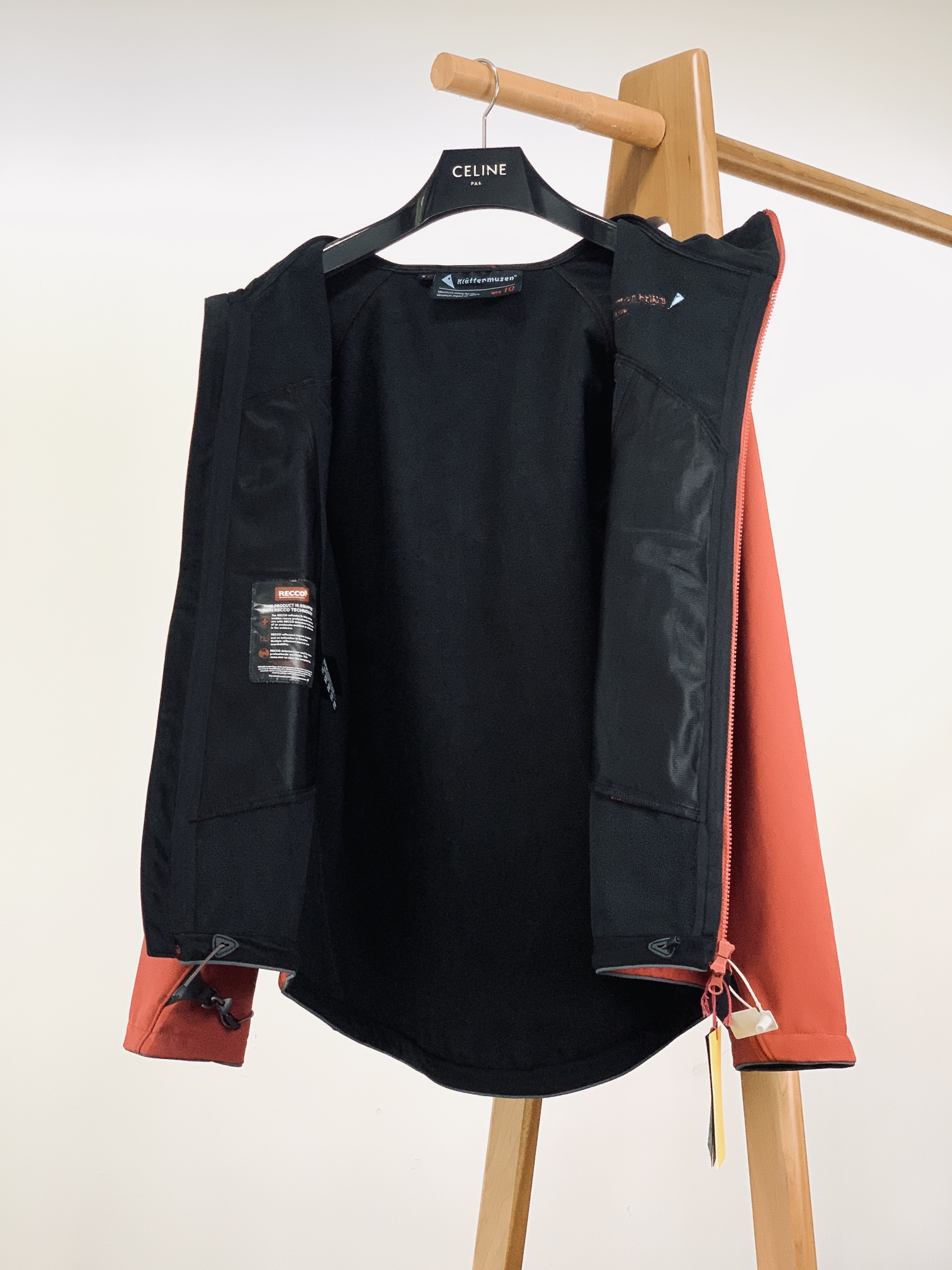 Klattermusen攀山鼠秋冬菲尔纳男女户外滑雪防风雪软壳外套47% 巴斯夫生物基再生聚酰胺纤维+4