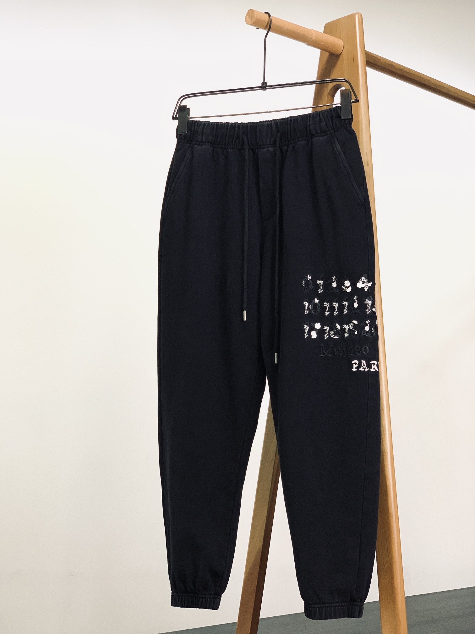 Maison Margiela MM6 马丁马吉拉 2025SS春夏新品 复古抽绳休闲裤，双层针织，定制