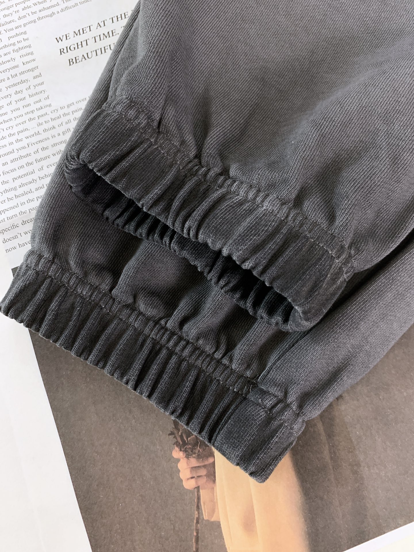 Maison Margiela MM6 马丁马吉拉 2025SS春夏新品 复古抽绳休闲裤，双层针织，定制