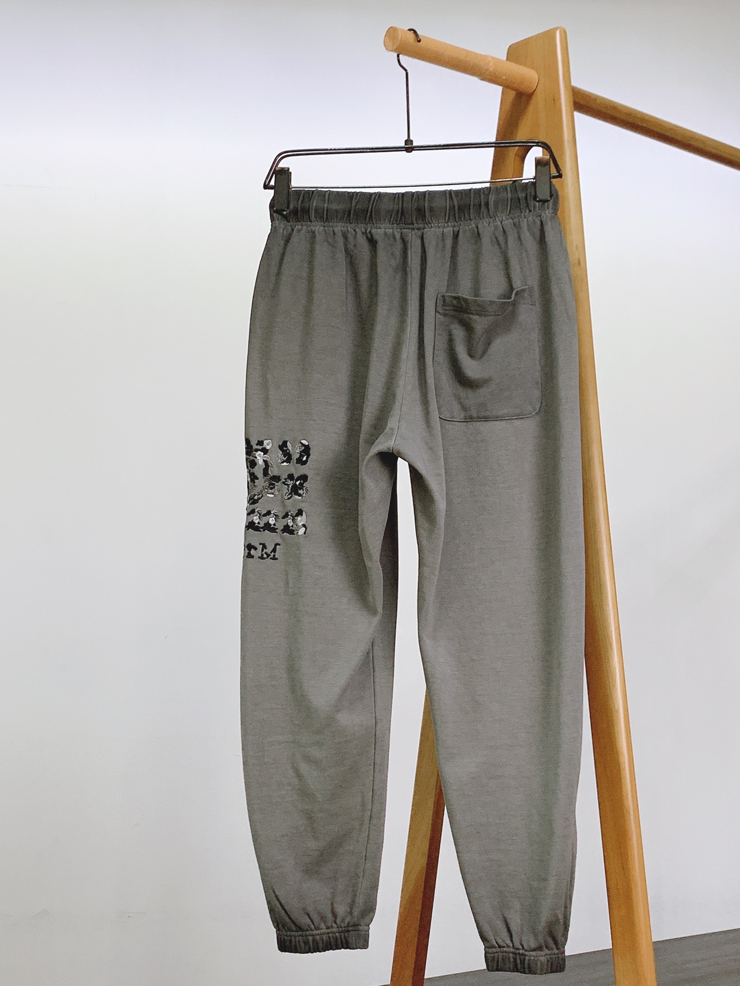 Maison Margiela MM6 马丁马吉拉 2025SS春夏新品 复古抽绳休闲裤，双层针织，定制