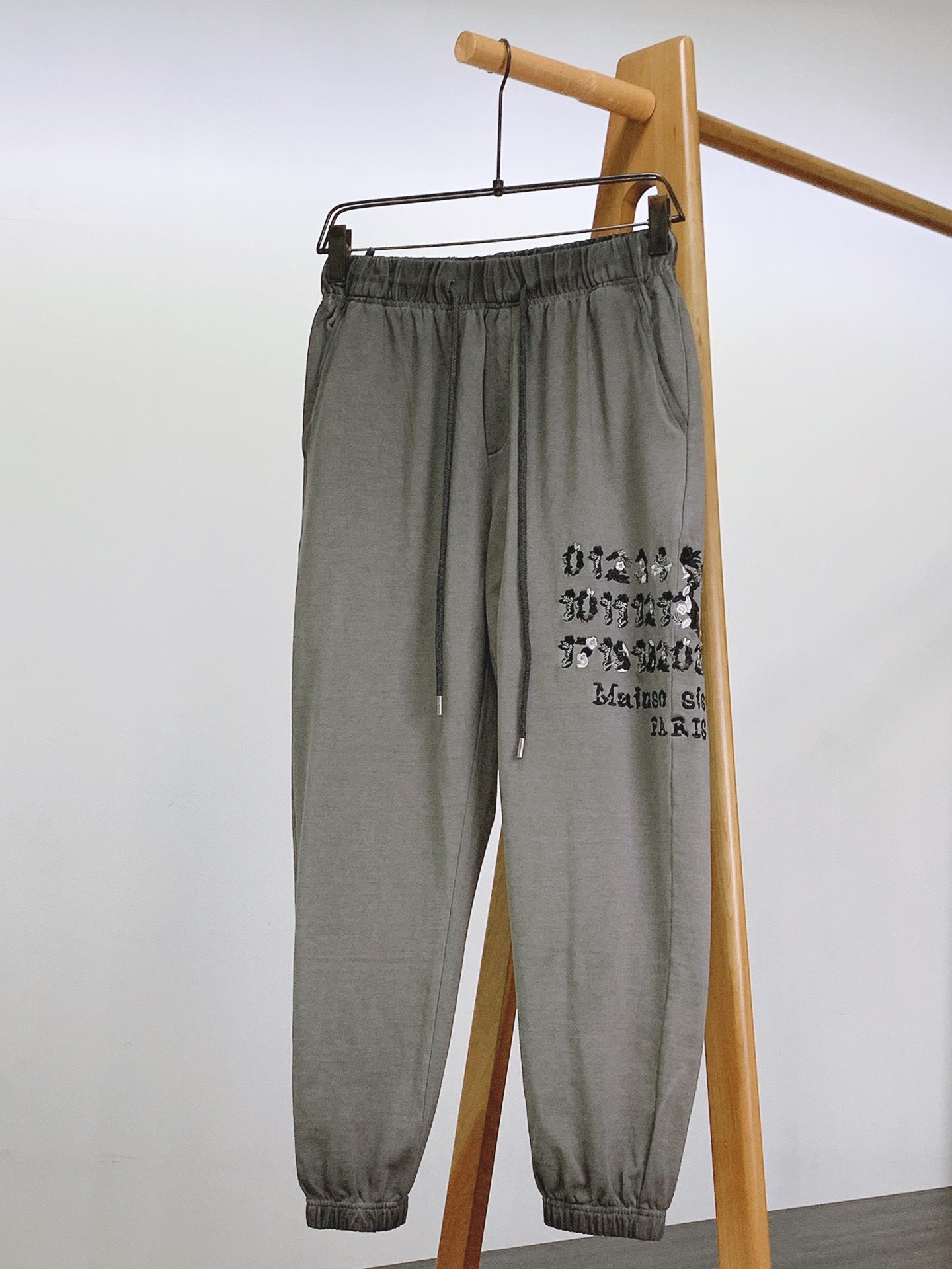 Maison Margiela MM6 马丁马吉拉 2025SS春夏新品 复古抽绳休闲裤，双层针织，定制