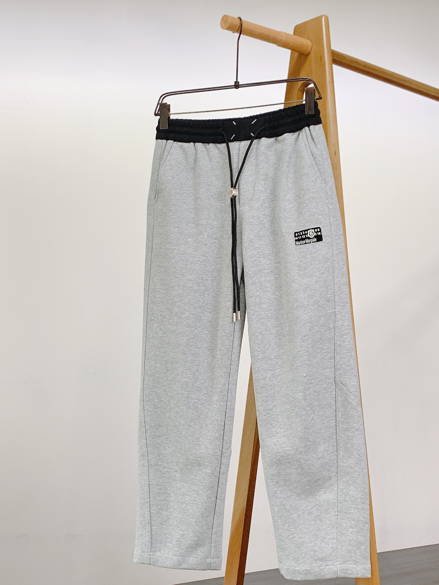 Maison Margiela MM6 马丁马吉拉 时尚休闲卫裤简直太牛了！！！既能日常休闲穿，又能通勤