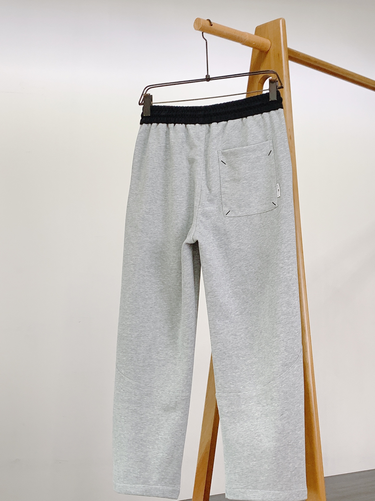 Maison Margiela MM6 马丁马吉拉 时尚休闲卫裤简直太牛了！！！既能日常休闲穿，又能通勤