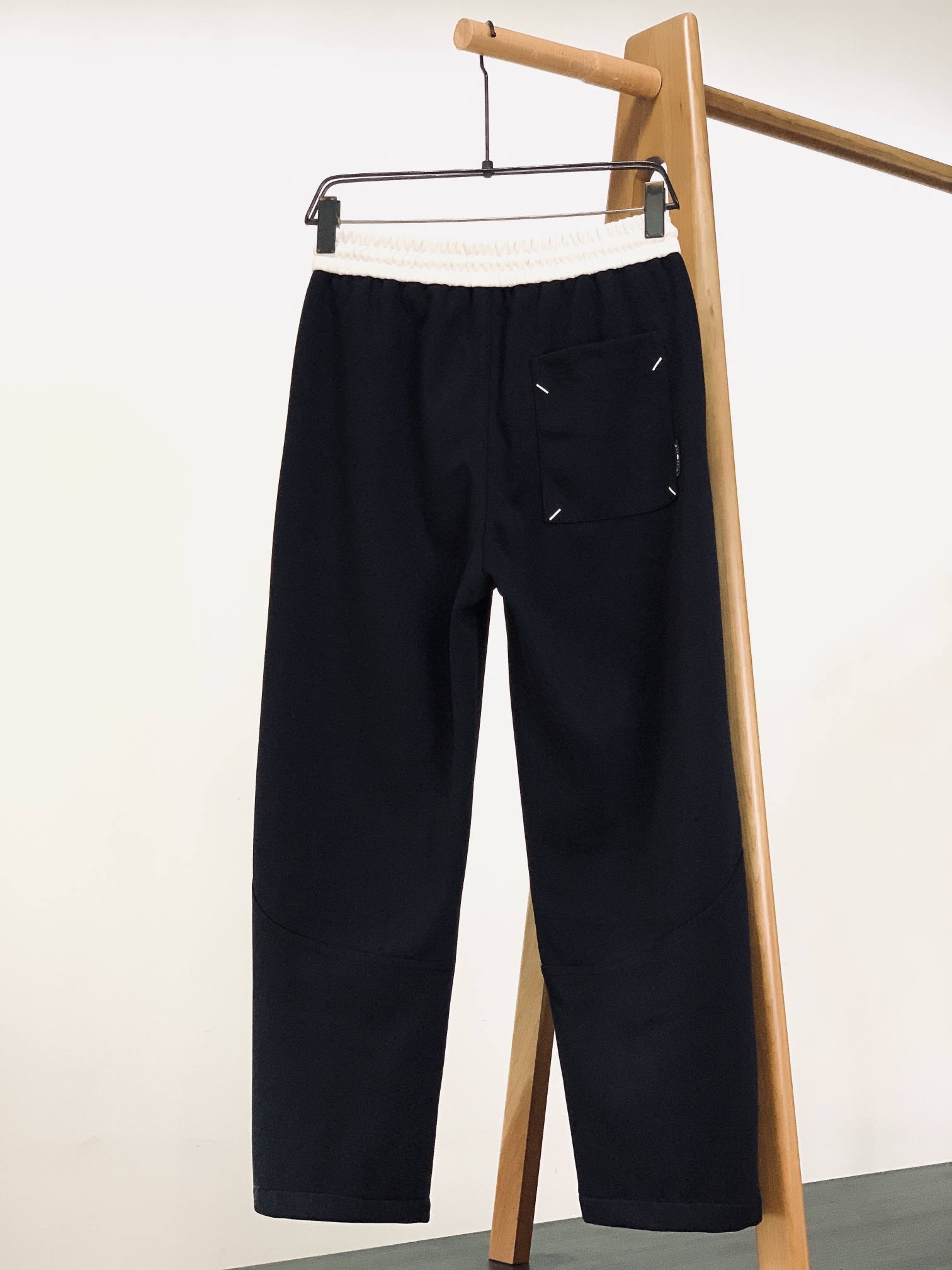 Maison Margiela MM6 马丁马吉拉 时尚休闲卫裤简直太牛了！！！既能日常休闲穿，又能通勤