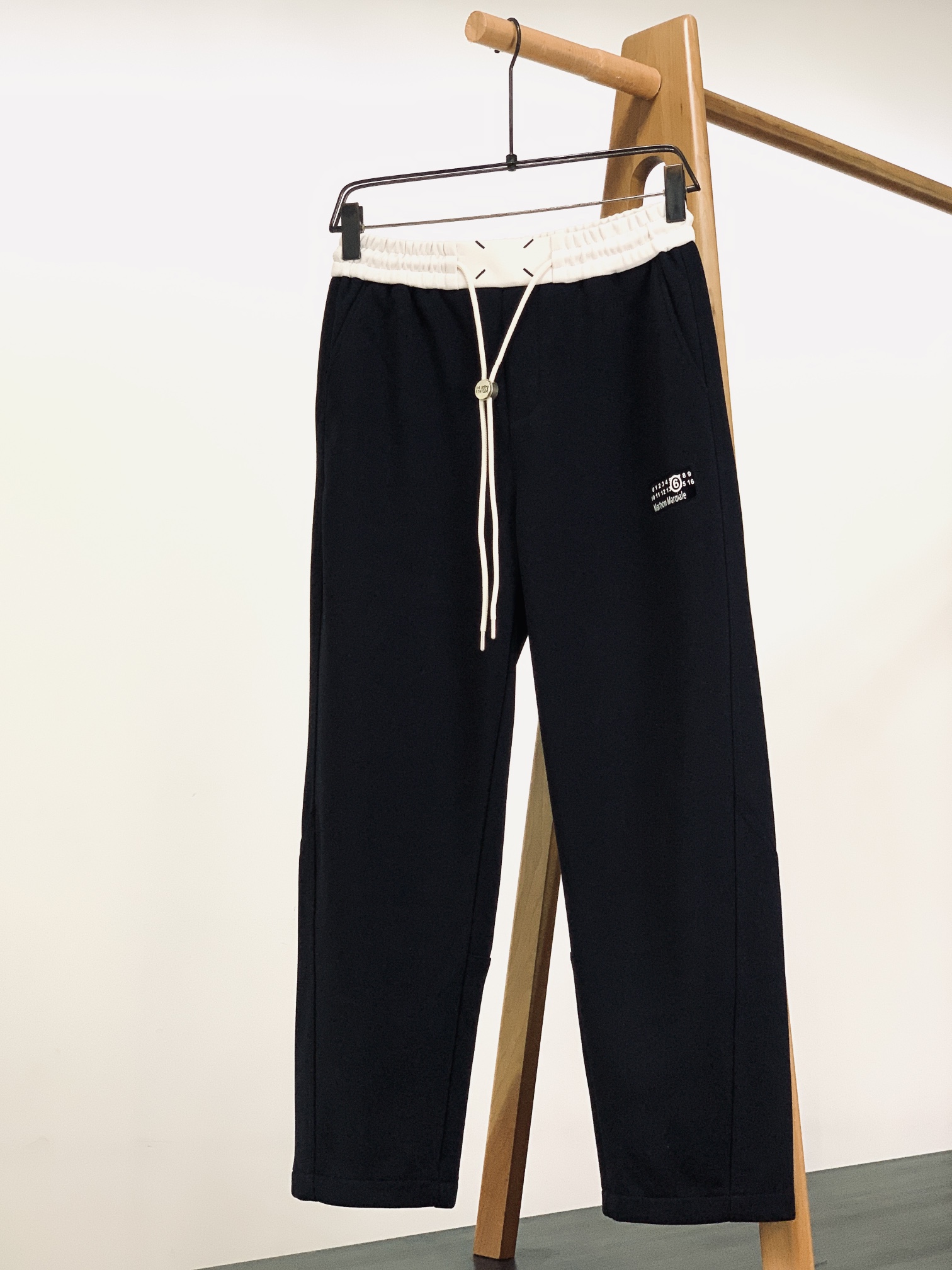 Maison Margiela MM6 马丁马吉拉 时尚休闲卫裤简直太牛了！！！既能日常休闲穿，又能通勤