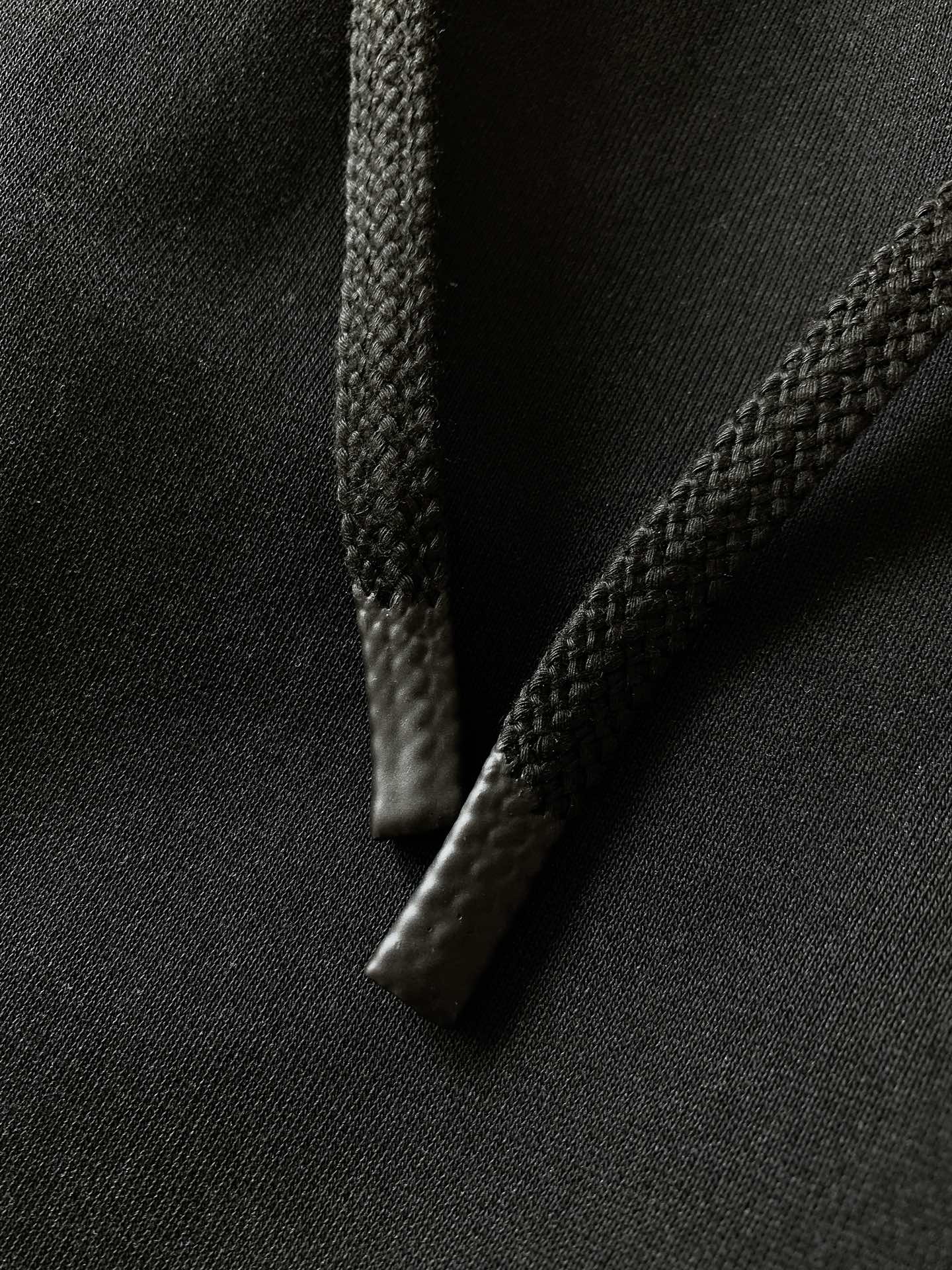 𝐁𝐚𝐥𝐞𝐧𝐜𝐢𝐚𝐠𝐚 巴黎世家 2025FW早秋新品 刺绣抽绳休闲裤时尚系列，独特设计，抽绳休闲长裤 订