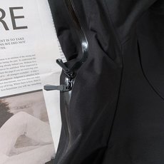 ARCTERYX 始祖鸟 硬壳冲锋衣|户外与都市的硬核美学碰撞 • 科技面料:搭载标志性的防水透气科技, ARCTERYX 始祖鸟 硬壳冲锋衣|户外与都市的硬核美学碰撞 • 科技面料:搭载标志性的防水透气科技,