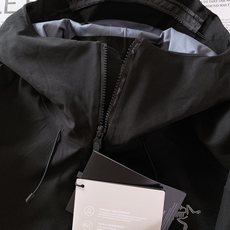 ARCTERYX 始祖鸟 硬壳冲锋衣|户外与都市的硬核美学碰撞 • 科技面料:搭载标志性的防水透气科技, ARCTERYX 始祖鸟 硬壳冲锋衣|户外与都市的硬核美学碰撞 • 科技面料:搭载标志性的防水透气科技,