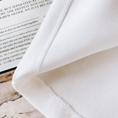 Gucci 古驰 2025FW早秋新品 加厚款打底T恤:奢品质感,冬日「底」气之选领口处精致的字母刺绣标 Gucci 古驰 2025FW早秋新品 加厚款打底T恤:奢品质感,冬日「底」气之选领口处精致的字母刺绣标