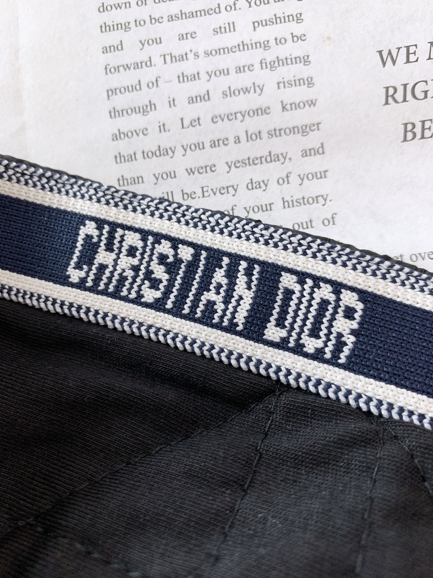 Dior Homme 迪奥·桀傲 满印连帽卫衣外套 满幅Oblique老花提花，蓝白撞色尽显高级复古格调，行走间品牌辨识