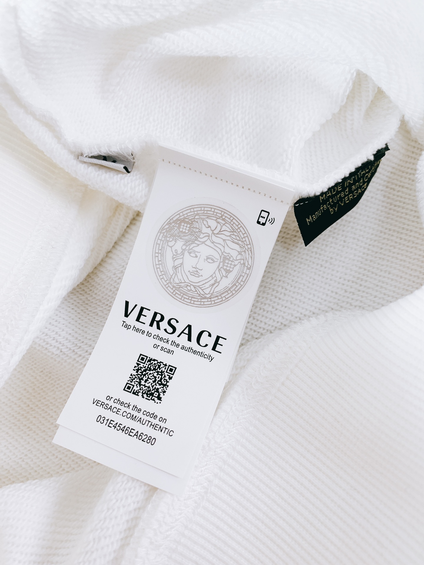 Versace 范思哲 2025FW秋冬新品休闲套头卫衣，胸前经典美杜莎标识印花，辨识度极高，完美的符合
