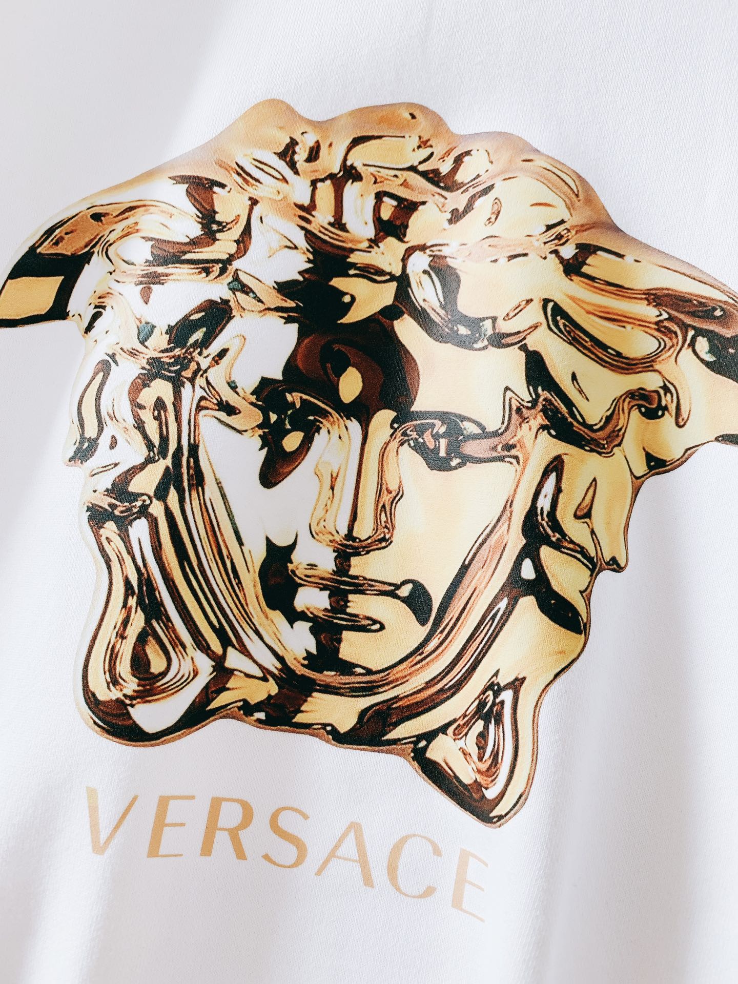 Versace 范思哲 2025FW秋冬新品休闲套头卫衣，胸前经典美杜莎标识印花，辨识度极高，完美的符合