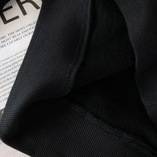 Versace 范思哲 2025FW秋冬新品休闲套头卫衣,胸前经典美杜莎标识印花,辨识度极高,完美的符合 Versace 范思哲 2025FW秋冬新品休闲套头卫衣,胸前经典美杜莎标识印花,辨识度极高,完美的符合