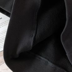 Moncler 蒙口 2025FW秋冬新品休闲套头卫衣,胸前经典撞色鲨鱼标识印花图案,辨识度极高,完美的 Moncler 蒙口 2025FW秋冬新品休闲套头卫衣,胸前经典撞色鲨鱼标识印花图案,辨识度极高,完美的