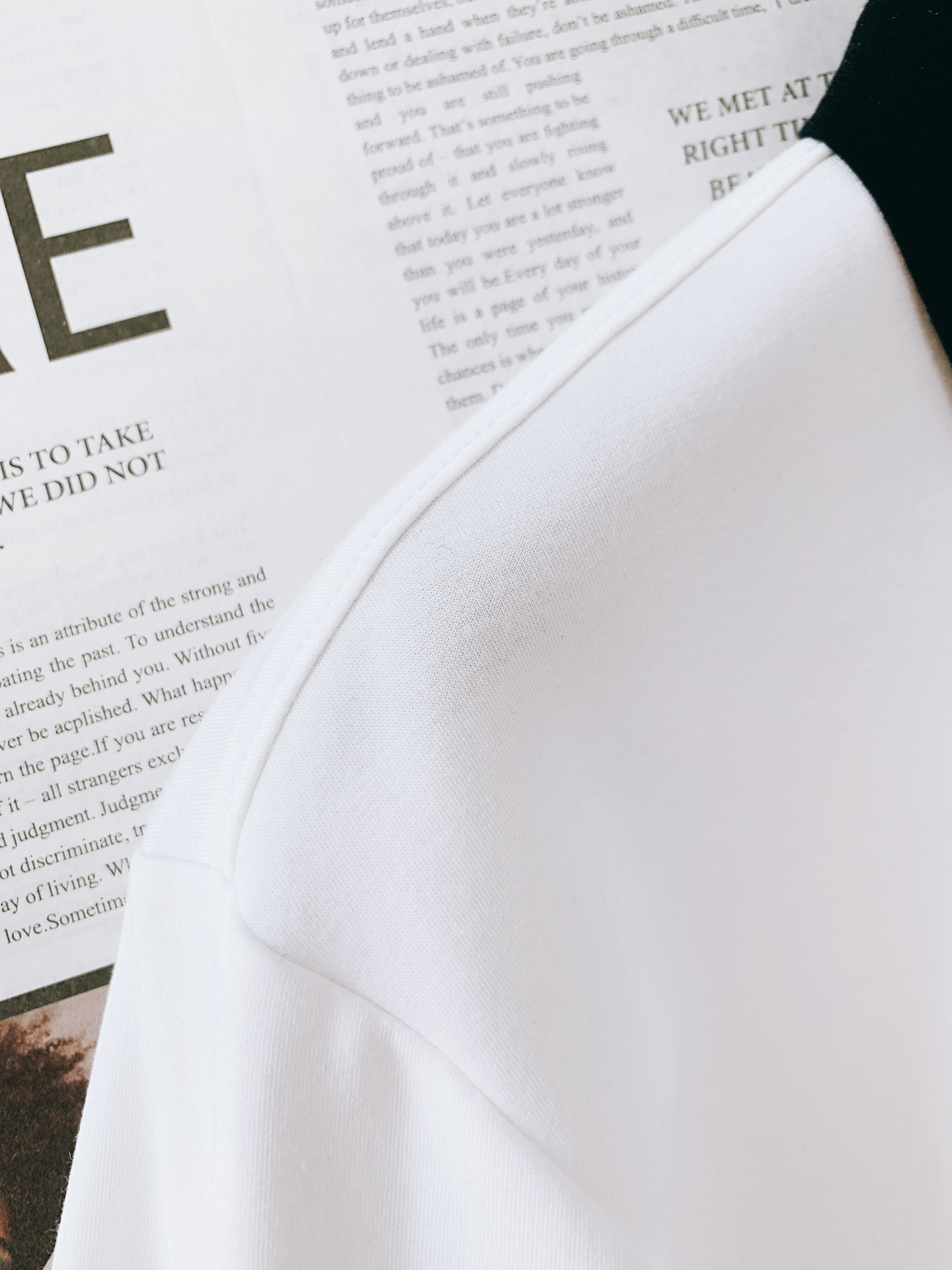 Kiton 奇顿 2025FW早秋新品 半拉链打底衫|那不勒斯的奢级「内搭哲学」撞色领型利落有型,半拉链