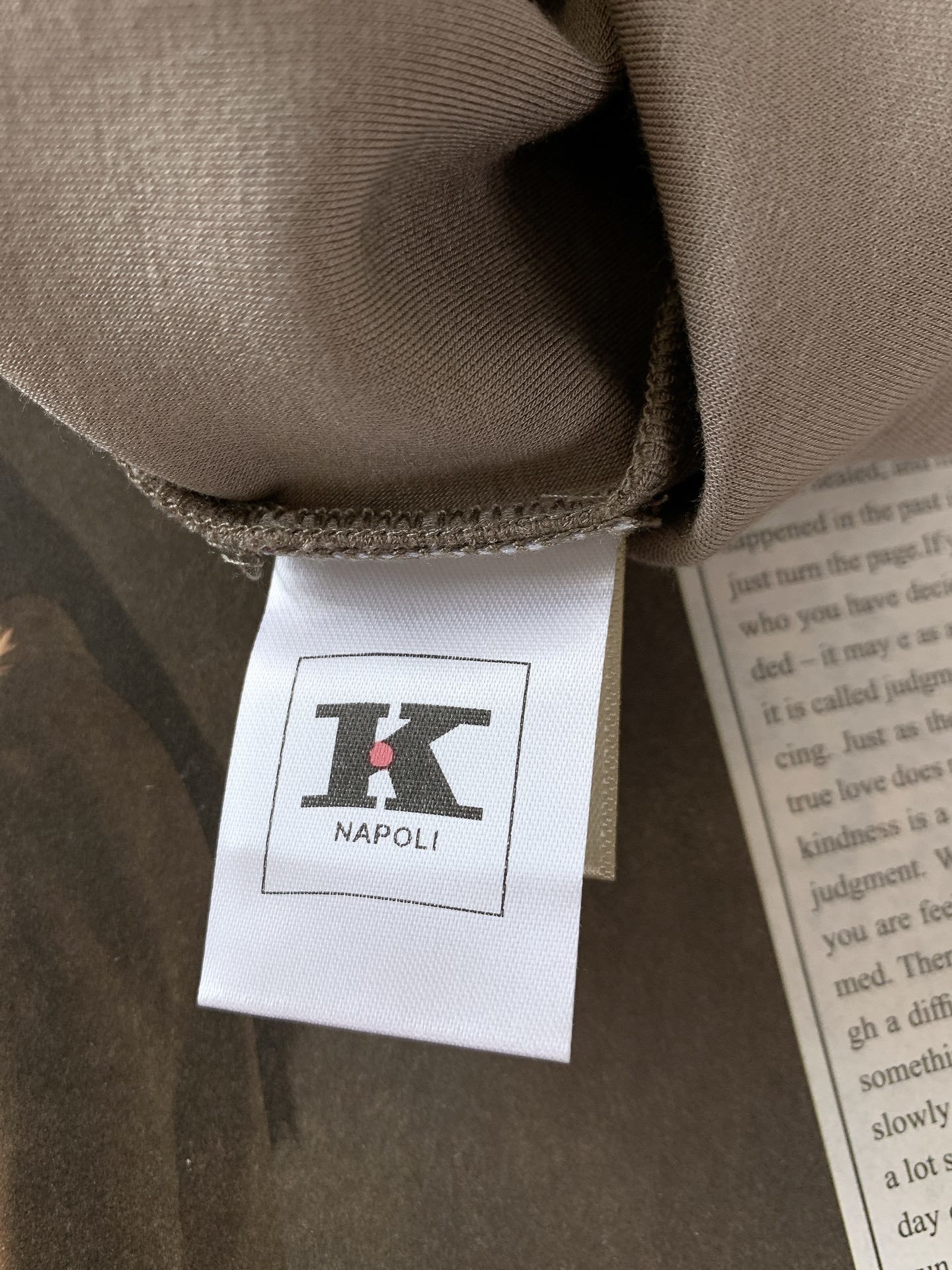 Kiton 奇顿 2025FW早秋新品 半拉链打底衫|那不勒斯的奢级「内搭哲学」撞色领型利落有型,半拉链