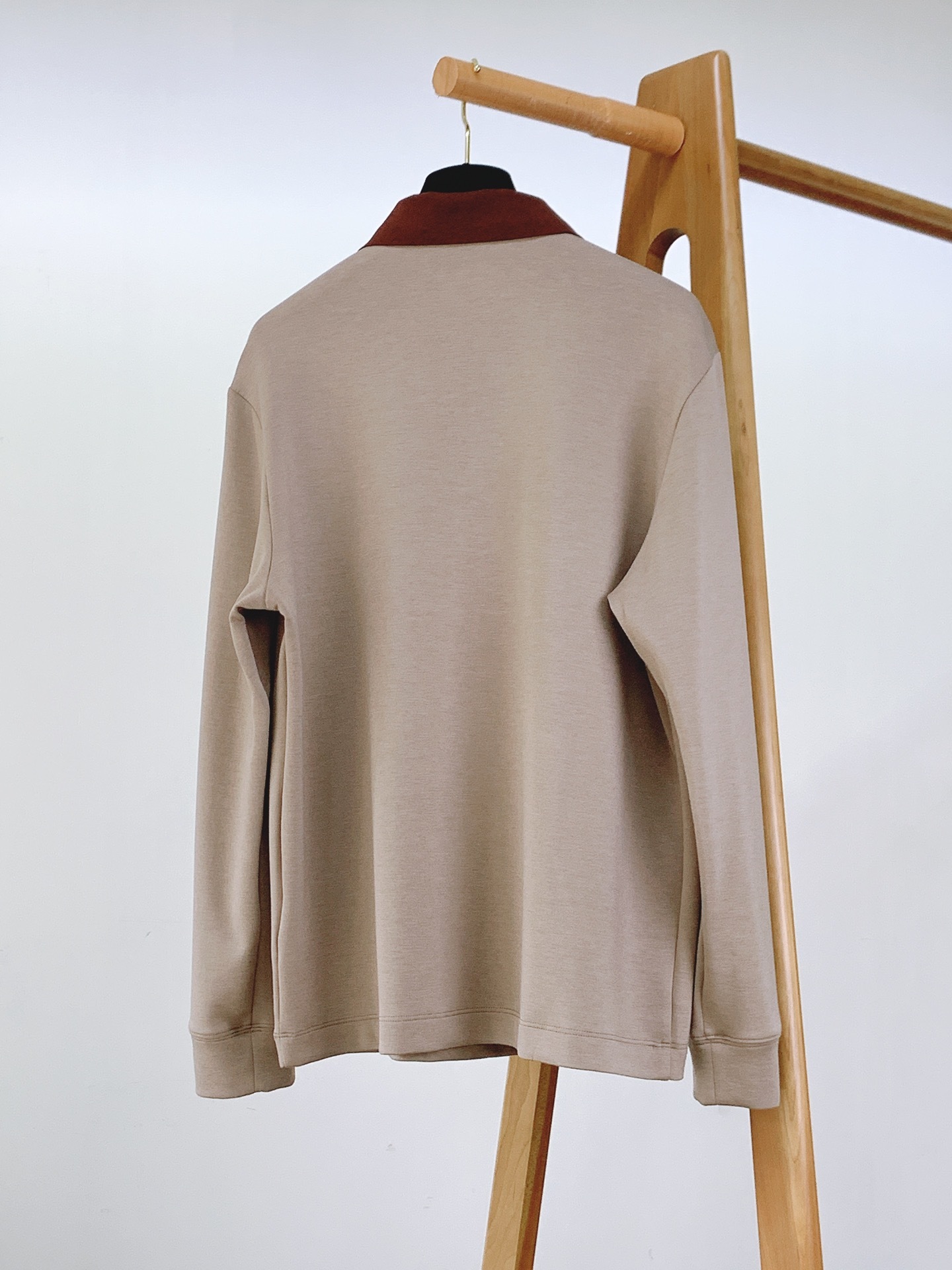 Kiton 奇顿 2025FW早秋新品 半拉链打底衫|那不勒斯的奢级「内搭哲学」撞色领型利落有型,半拉链