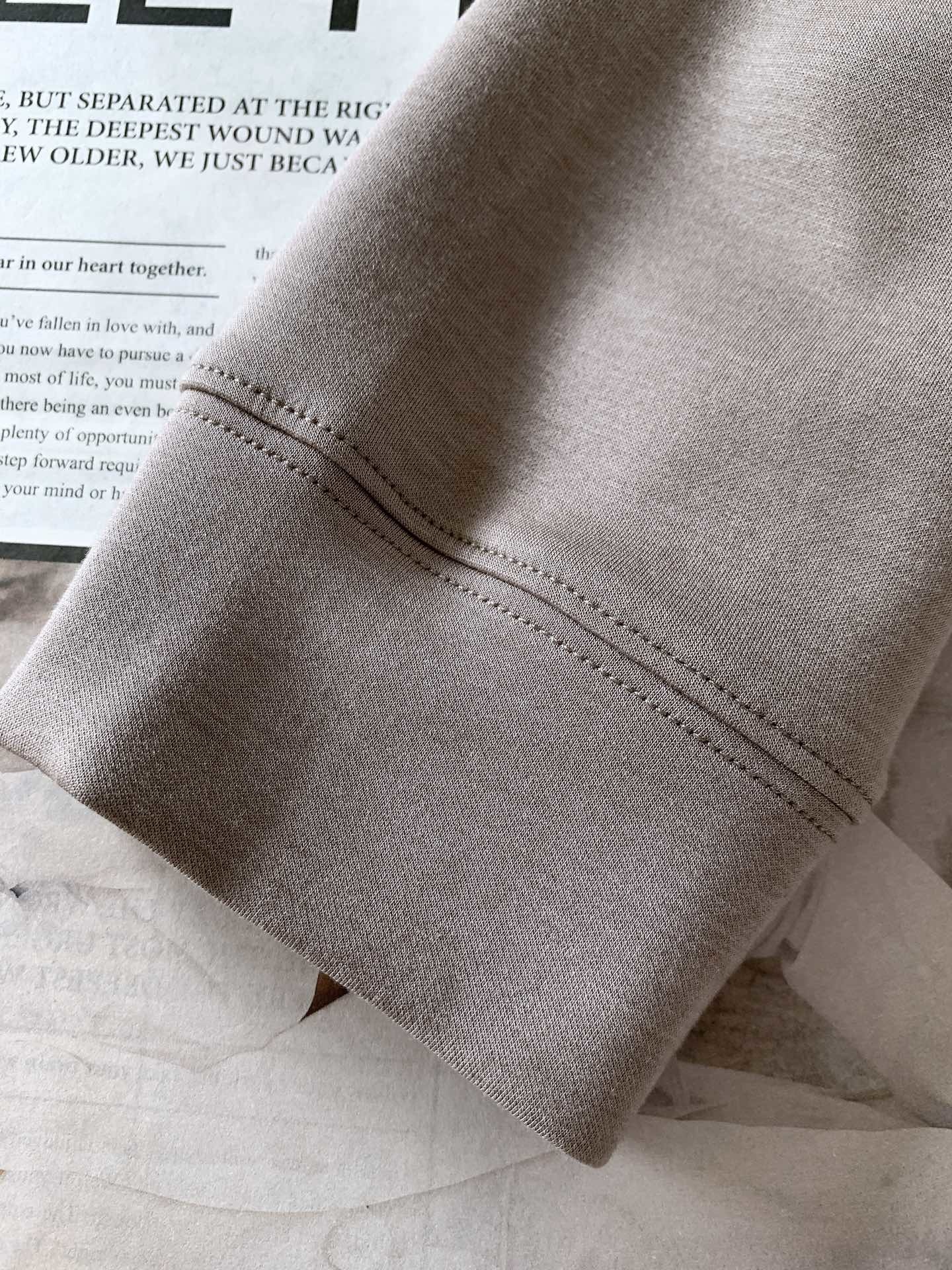 Kiton 奇顿 2025FW早秋新品 半拉链打底衫|那不勒斯的奢级「内搭哲学」撞色领型利落有型,半拉链