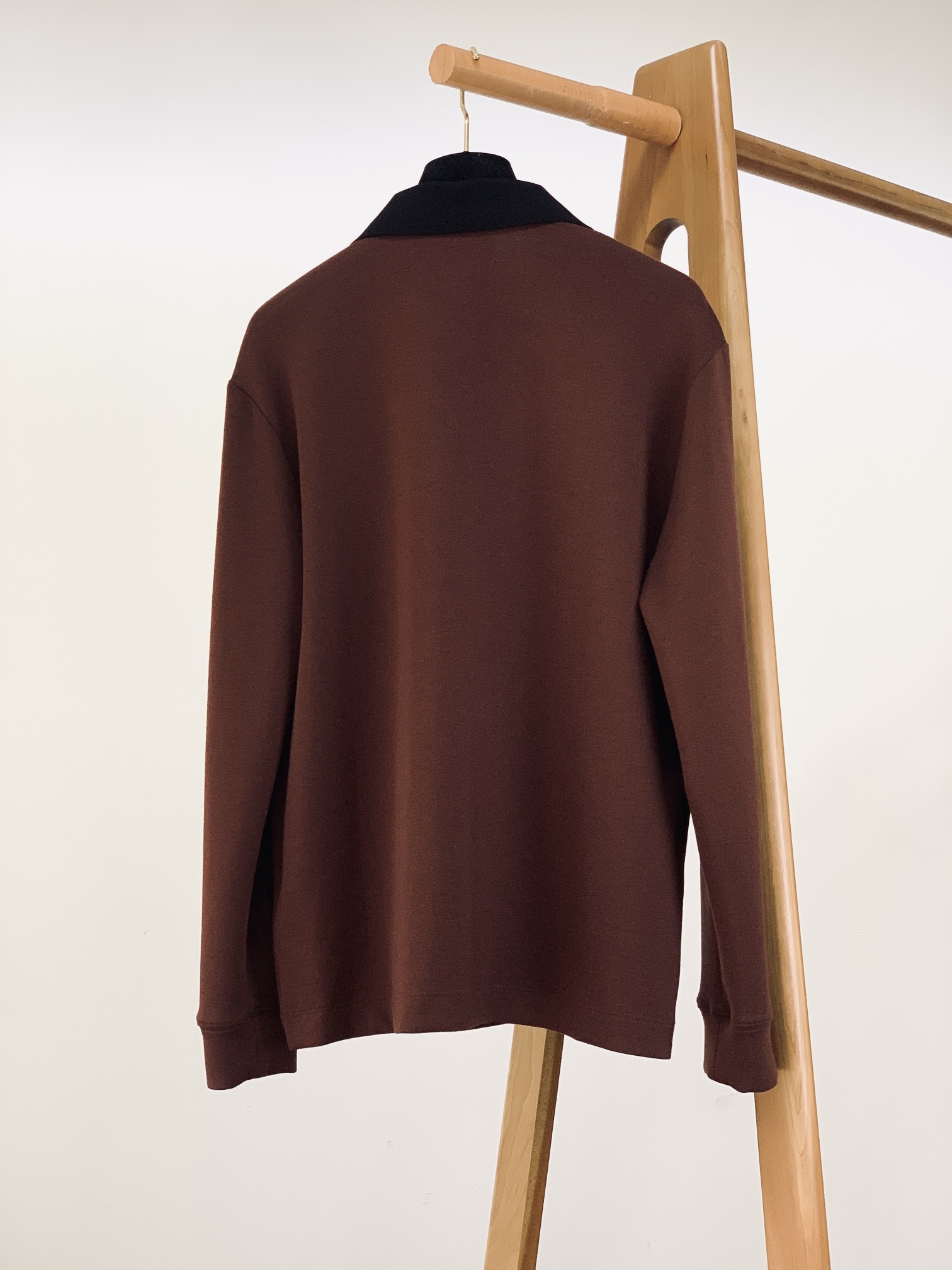 Kiton 奇顿 2025FW早秋新品 半拉链打底衫|那不勒斯的奢级「内搭哲学」撞色领型利落有型,半拉链