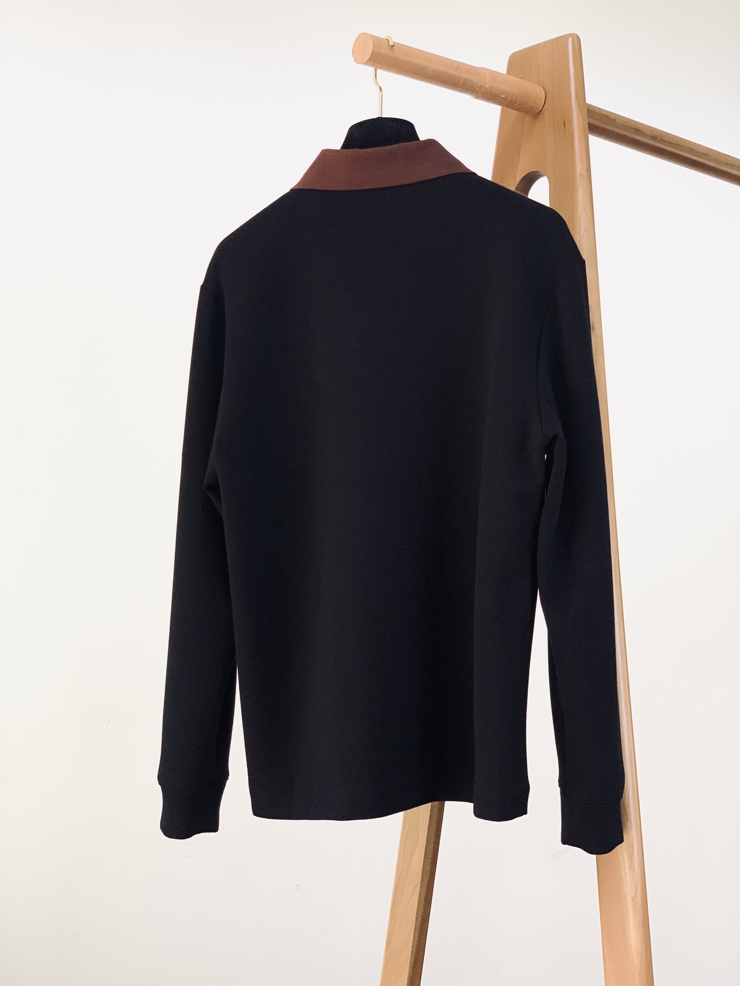 Kiton 奇顿 2025FW早秋新品 半拉链打底衫|那不勒斯的奢级「内搭哲学」撞色领型利落有型,半拉链