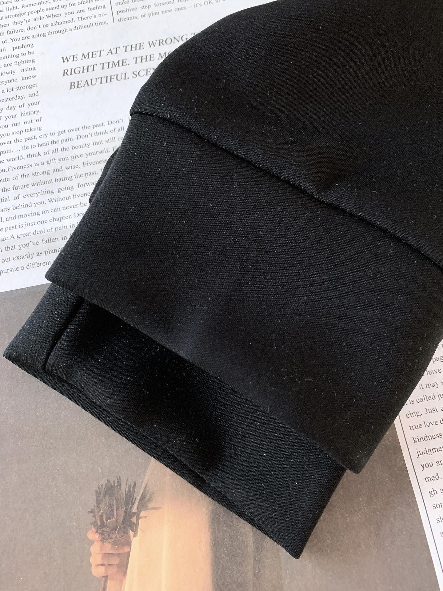 LouisVuitton 路易威登 2025FW早秋新品 时尚抽绳休闲裤时尚系列，独特设计，抽绳休闲长裤