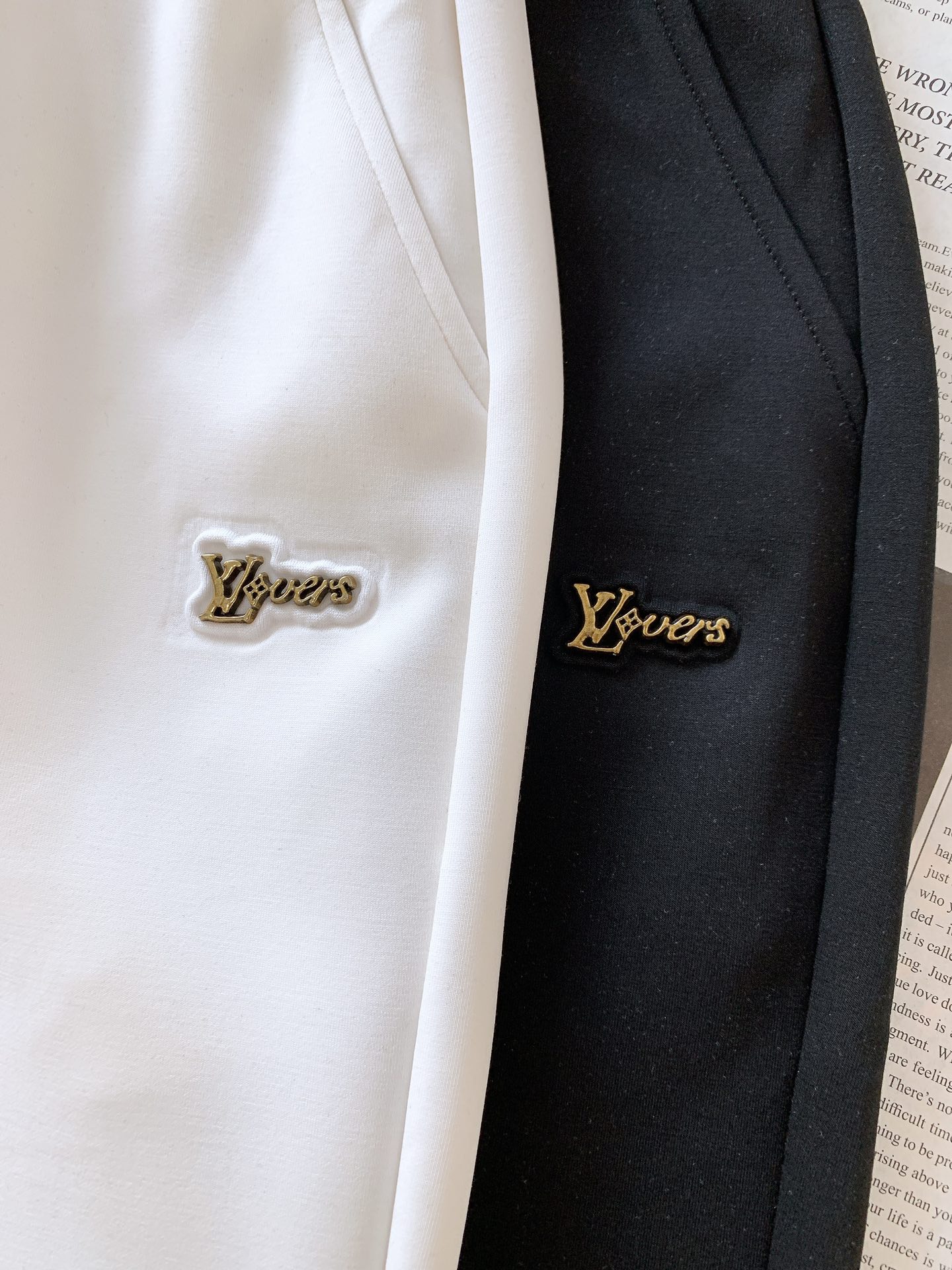 LouisVuitton 路易威登 2025FW早秋新品 时尚抽绳休闲裤时尚系列，独特设计，抽绳休闲长裤