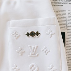 LouisVuitton 路易威登 2025FW早秋新品 时尚抽绳休闲裤时尚系列,独特设计,抽绳休闲长裤 LouisVuitton 路易威登 2025FW早秋新品 时尚抽绳休闲裤时尚系列,独特设计,抽绳休闲长裤