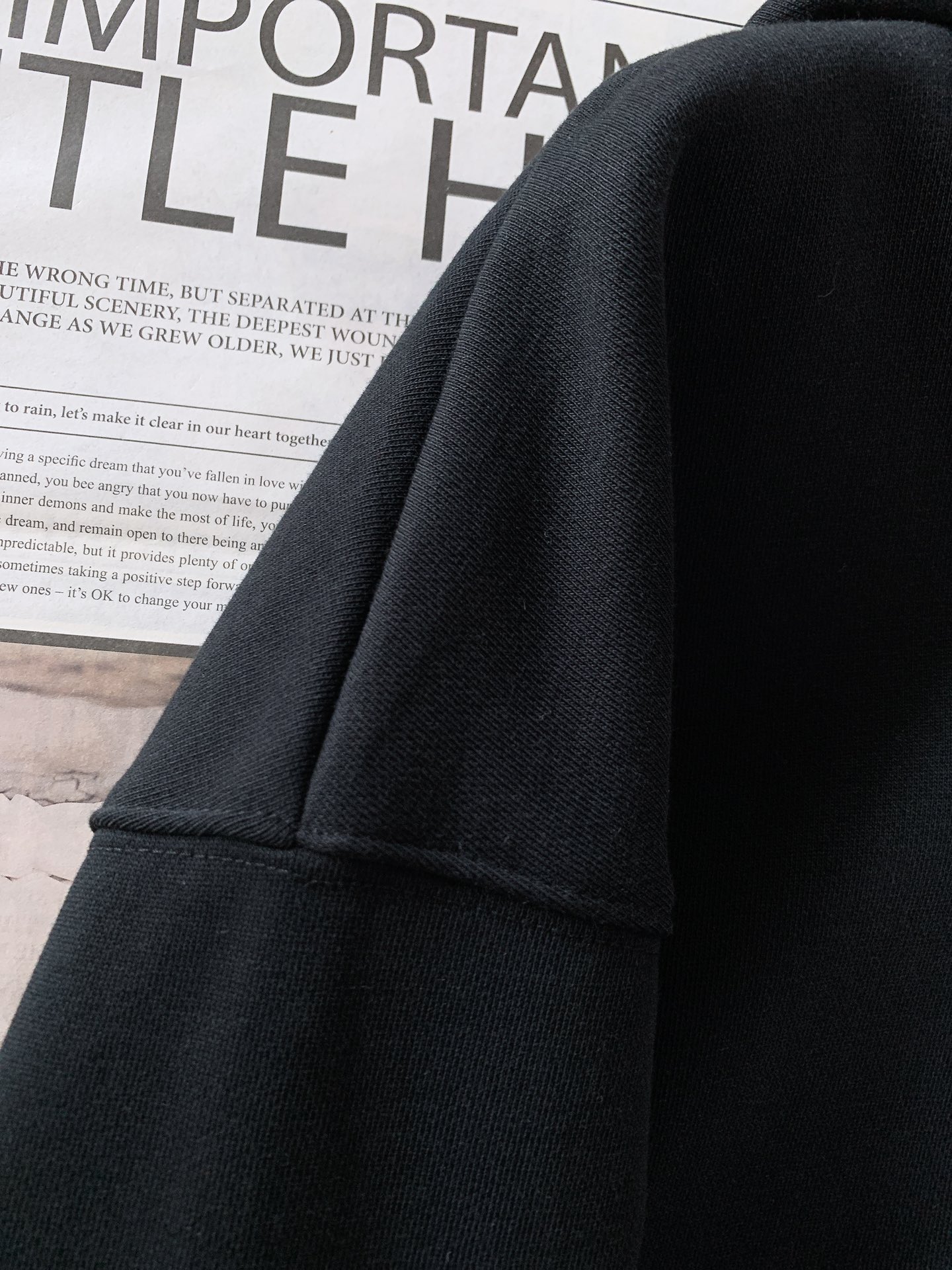 Burberry 巴宝莉 2025FW早秋新品 休闲连帽卫衣｜英伦奢潮的「骑士风格图鉴」色彩主调高级简约