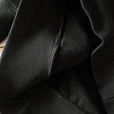Prada 普拉达 2025FW早秋新品 休闲连帽卫衣|米兰奢潮的「街头质感宣言」色彩主调简约大气,胸前 Prada 普拉达 2025FW早秋新品 休闲连帽卫衣|米兰奢潮的「街头质感宣言」色彩主调简约大气,胸前