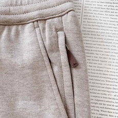 Berluti 伯鲁蒂 2025FW早秋新品 男士休闲裤|巴黎1895的奢雅休闲主义甄选质感面料,自带温 Berluti 伯鲁蒂 2025FW早秋新品 男士休闲裤|巴黎1895的奢雅休闲主义甄选质感面料,自带温