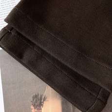 Berluti 伯鲁蒂 2025FW早秋新品 男士休闲裤|巴黎1895的奢雅休闲主义甄选质感面料,自带温 Berluti 伯鲁蒂 2025FW早秋新品 男士休闲裤|巴黎1895的奢雅休闲主义甄选质感面料,自带温