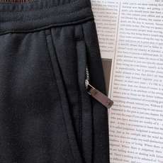 Berluti 伯鲁蒂 2025FW早秋新品 男士休闲裤|巴黎1895的奢雅休闲主义甄选质感面料,自带温 Berluti 伯鲁蒂 2025FW早秋新品 男士休闲裤|巴黎1895的奢雅休闲主义甄选质感面料,自带温
