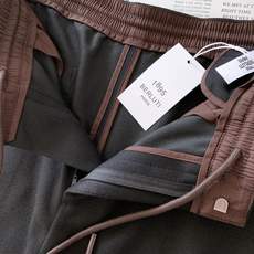 Berluti 伯鲁蒂 2025FW早秋新品 男士休闲裤|巴黎1895的奢雅休闲主义甄选质感面料,自带温 Berluti 伯鲁蒂 2025FW早秋新品 男士休闲裤|巴黎1895的奢雅休闲主义甄选质感面料,自带温
