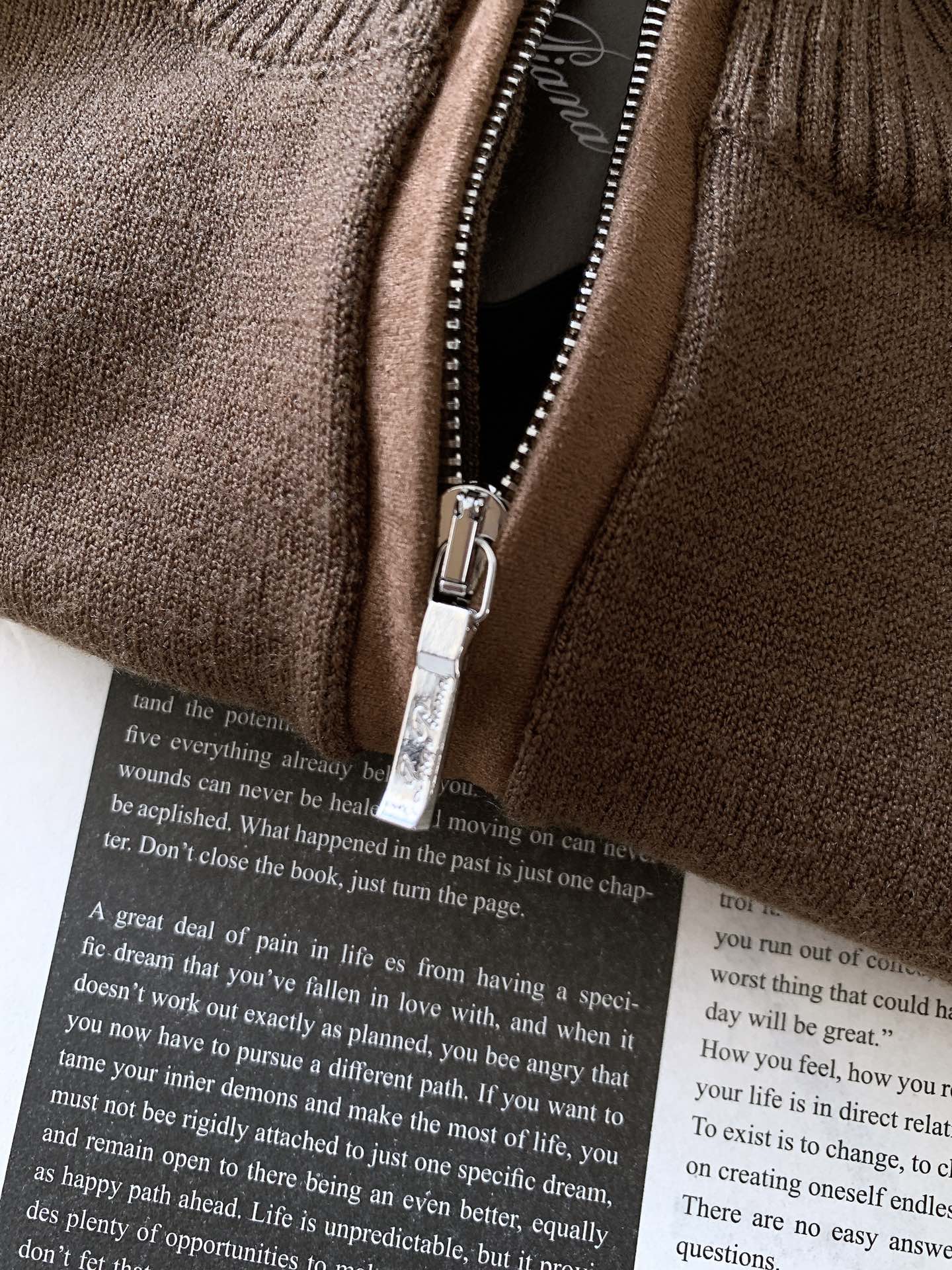 LoroPiana L.P FW秋冬新品 lP🆕 男款长袖半拉链针织衫🧶精致工艺、高级质感、经典单品，这