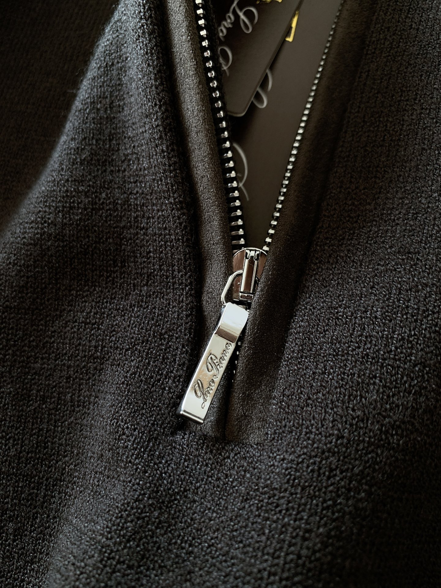 LoroPiana L.P FW秋冬新品 lP🆕 男款长袖半拉链针织衫🧶精致工艺、高级质感、经典单品，这