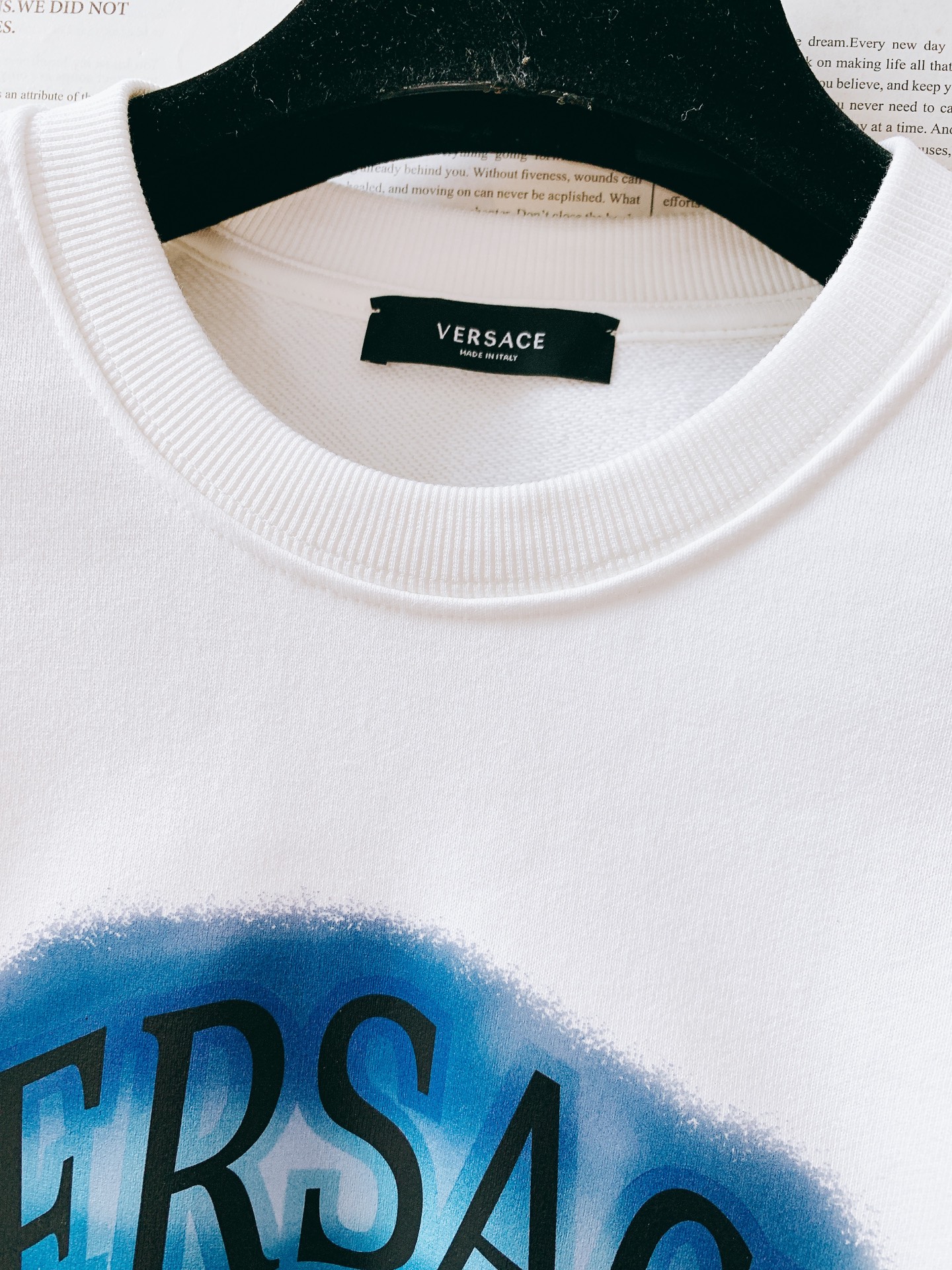Versace 范思哲 2025FW秋冬新品休闲套头卫衣，胸前经典标识印花图案，辨识度极高，完美的符合 