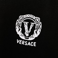 Versace 范思哲 2025FW秋冬新品休闲套头卫衣,胸前经典标识印花图案,辨识度极高,完美的符合 Versace 范思哲 2025FW秋冬新品休闲套头卫衣,胸前经典标识印花图案,辨识度极高,完美的符合