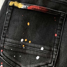 DSQUARED2 D二次方 2025FW早秋新品 泼墨牛仔裤👖选用做旧黑牛面料,经手工泼墨工艺呈现红、 DSQUARED2 D二次方 2025FW早秋新品 泼墨牛仔裤👖选用做旧黑牛面料,经手工泼墨工艺呈现红、
