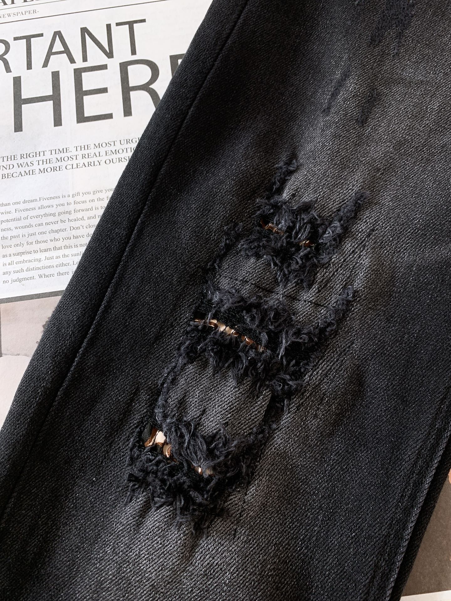 PhiliPP Plein 菲利普.普兰茵 2025FW早秋新品 破洞牛仔裤👖选用重磅洗水牛仔面料，经过