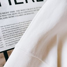 𝐁𝐚𝐥𝐞𝐧𝐜𝐢𝐚𝐠𝐚 巴黎世家 2025FW早秋新品 可乐波浪纹连帽卫衣。选用亲肤纯棉面料,经典黑与米白 𝐁𝐚𝐥𝐞𝐧𝐜𝐢𝐚𝐠𝐚 巴黎世家 2025FW早秋新品 可乐波浪纹连帽卫衣。选用亲肤纯棉面料,经典黑与米白